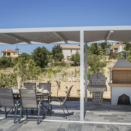 Willa Trapezaki Sleeps 6 Pool Air Con Trapezaki (Kefalonia)