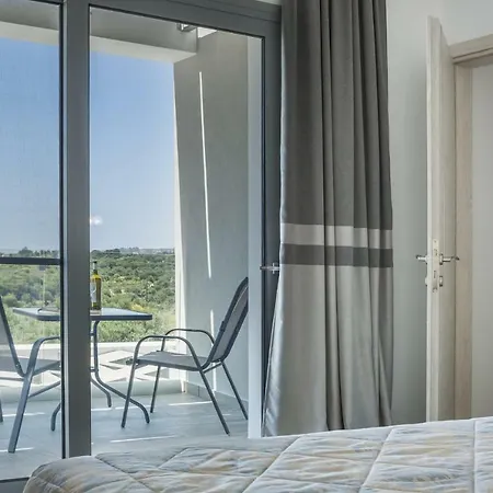 Trapezaki Sleeps 6 Pool Air Con ترابيزاكي