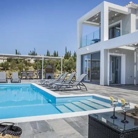 Trapezaki Sleeps 6 Pool Air Con فيلة *