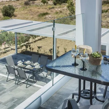 Trapezaki Sleeps 6 Pool Air Con ترابيزاكي