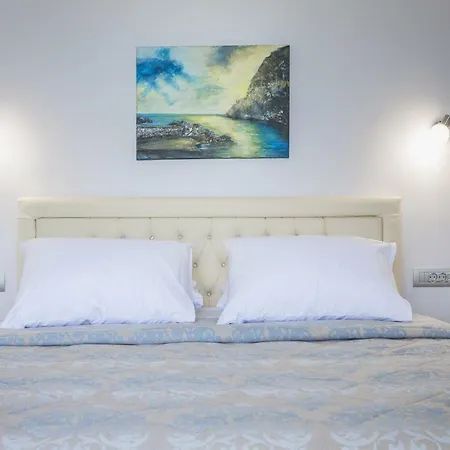 فيلة Trapezaki Sleeps 6 Pool Air Con