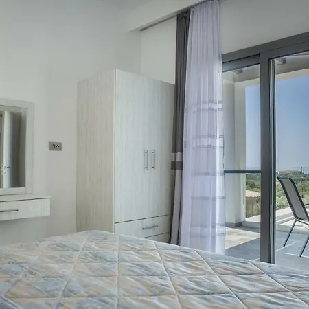 Trapezaki Sleeps 6 Pool Air Con * ترابيزاكي