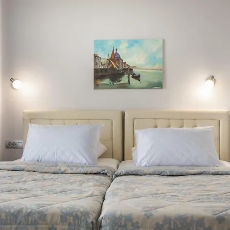 Trapezaki Sleeps 6 Pool Air Con ترابيزاكي