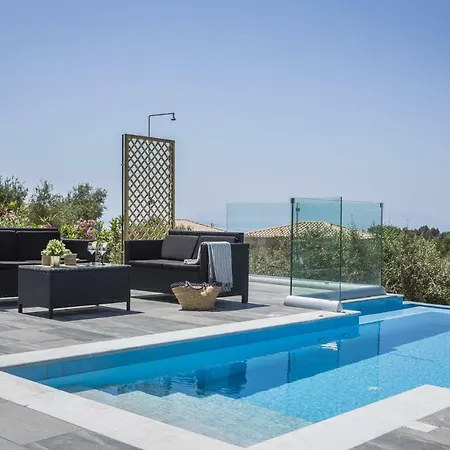فيلة Trapezaki Sleeps 6 Pool Air Con